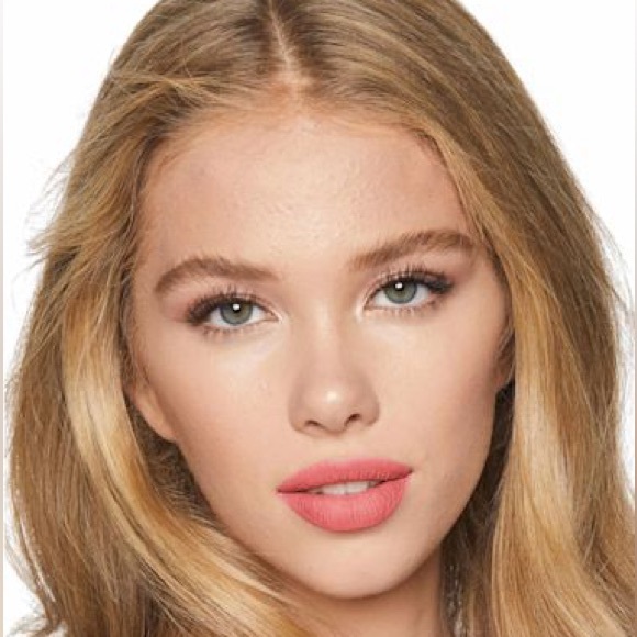 Charlotte Tilbury ‘In Love With Olivia’ Hot Lips Lipstick 2 - Picture 9 of 12